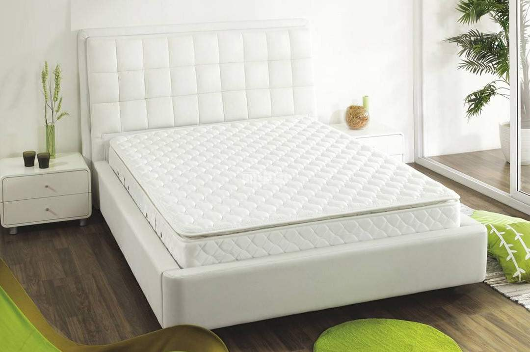 reviewing queen-size mattresses